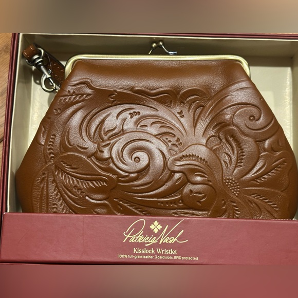 Patricia Nash Wristlet - Picture 3 of 8